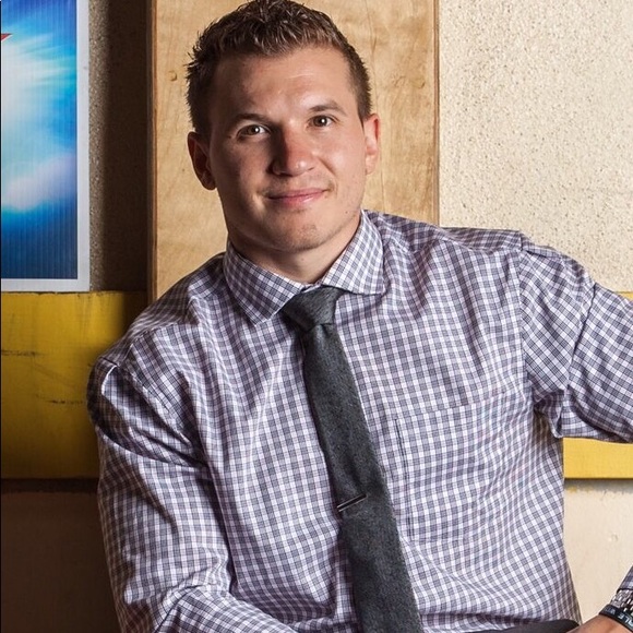 Meet your Posher, Jonathan - Picture 1 of 2